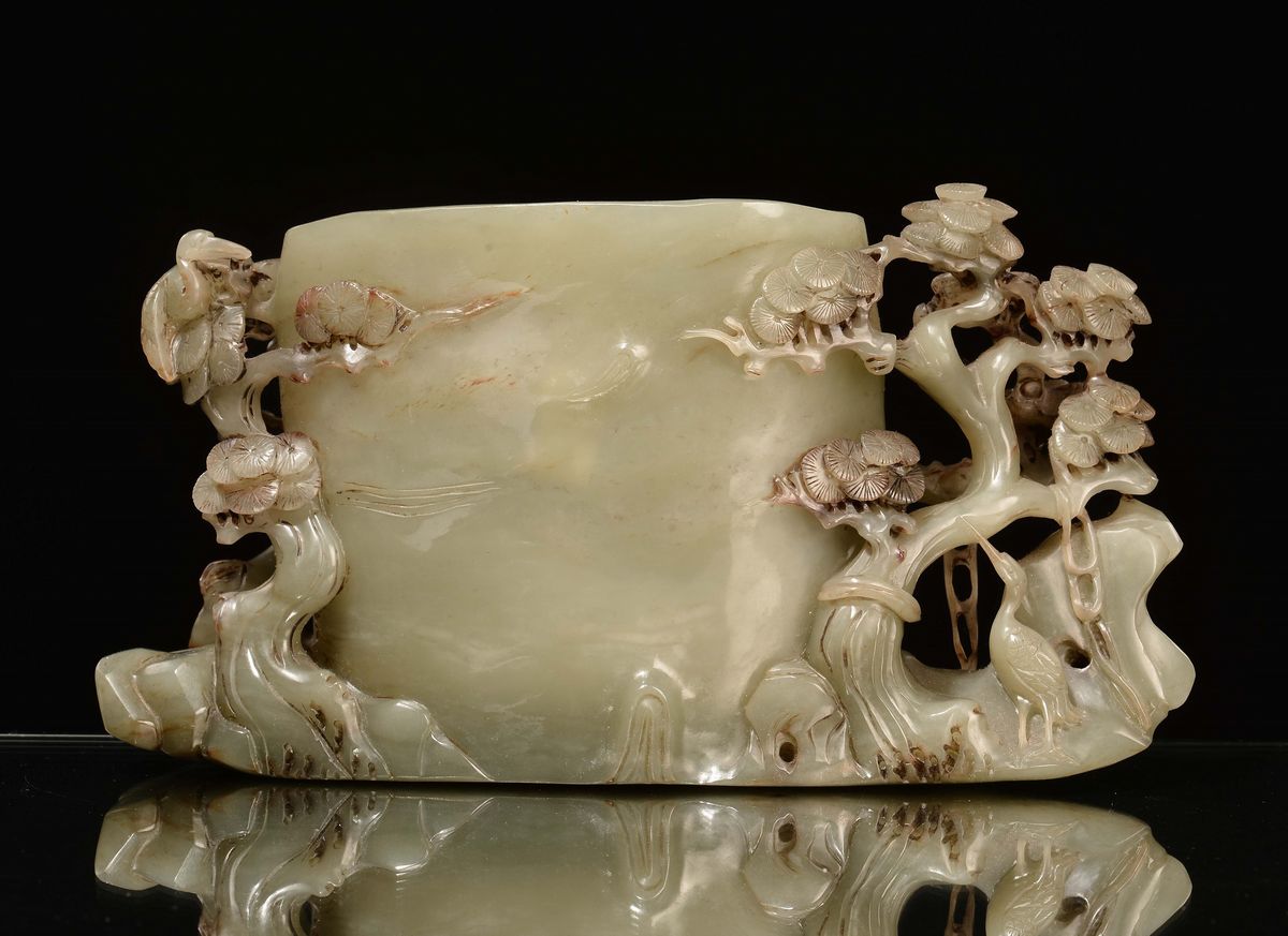 Sciacquapennelli in Giada Celadon con Decoro Floreale a Rilievo, Cina, Dinastia Qing, Fine XIX Se...