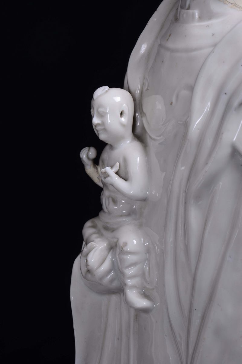 Coppia di Guanyin in Porcellana Blanc De Chine Cina, Dinastia Qing, XVIII Secolo