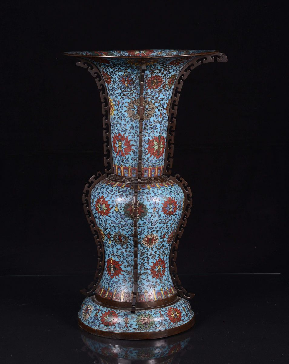 Grande Vaso Cloisonnè con Decori Floreali e Vegetali, Cina, Dinastia Ming, XVII Secolo