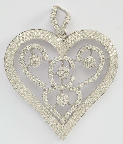 Pendente a Forma di Cuore con Diamanti