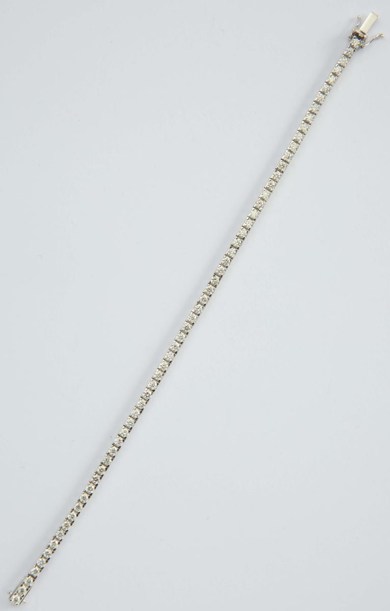 A diamond line bracelet. Total diamond weight 3,30 carats  - Auction Fine Jewels - I - Cambi Casa d'Aste