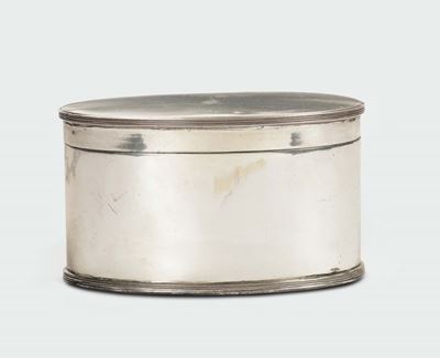 Scatola Ovale in Argento con Coperchio Incernierato, Londra 1932
