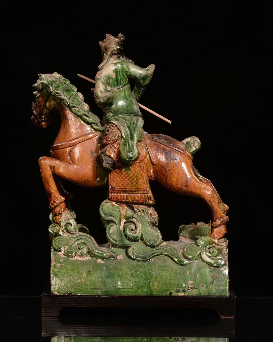 Terracotta Smaltata Sancai Raffigurante Guerriero a Cavallo, Cina, Dinastia Ming, Seconda Metà de...