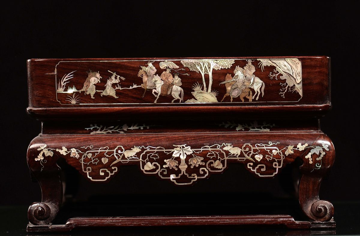 Vassoio in Legno con Intarsi in Madreperla, Canton,cina, Dinastia Qing, XIX Secolo