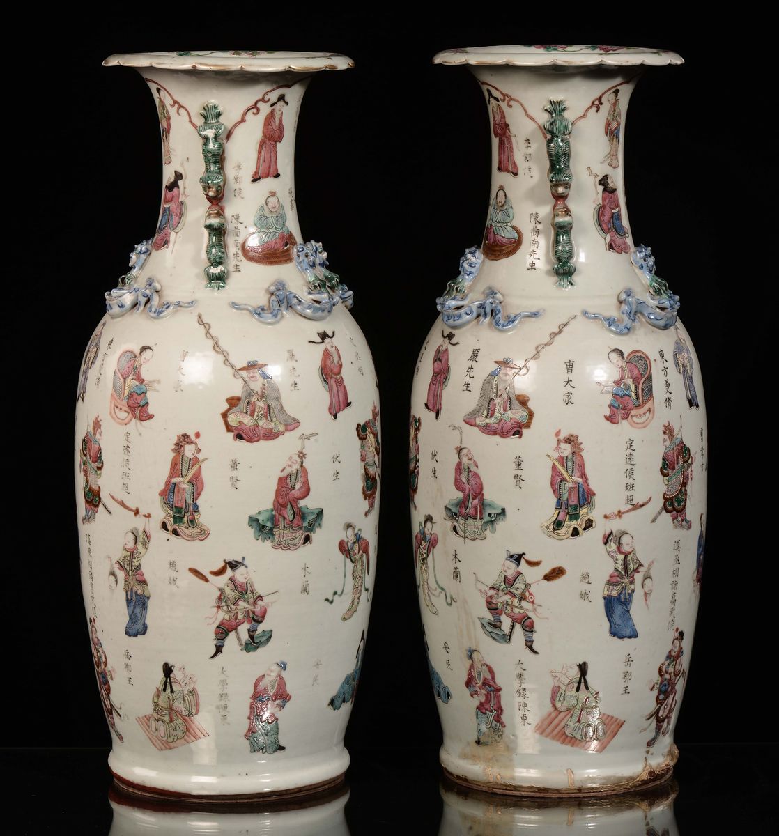 Coppia di Vasi in Porcellana Famiglia Rosa con Ideogrammi e Figure, Cina, Dinastia Qing, Epoca Gu...