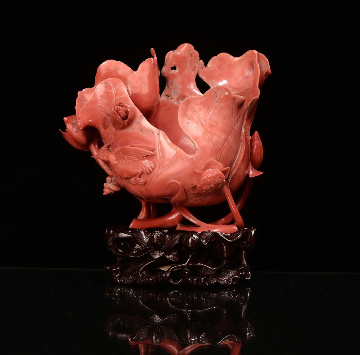 Bocciolo con Uccelli in Corallo, Cina, Dinastia Qing, Fine XIX Secolo