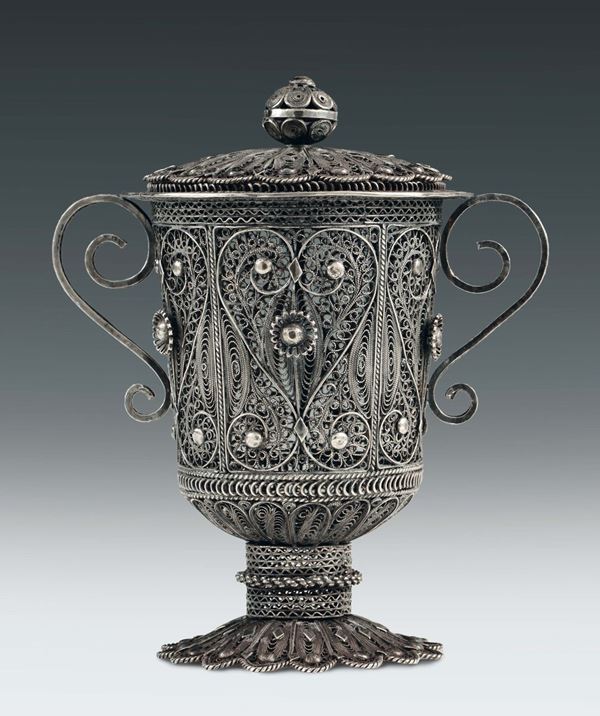 Vaso biansato in filigrana d'argento, Sud America XIX secolo