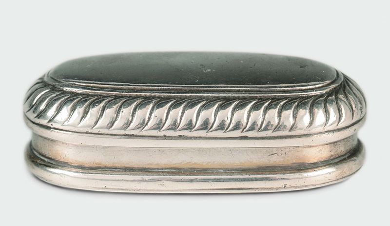 Scatola portanei ovale in argento, bolli di Venezia, XVIII secolo  - Asta Argenti e una Collezione di Filigrane - II - Cambi Casa d'Aste