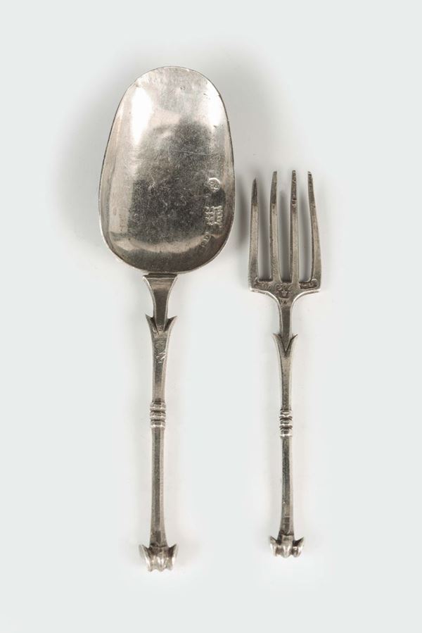 Forchetta e cucchiaio in argento fuso e sbalzato, bolli di Napoli per il 1714 e del console Andrea de Blasio