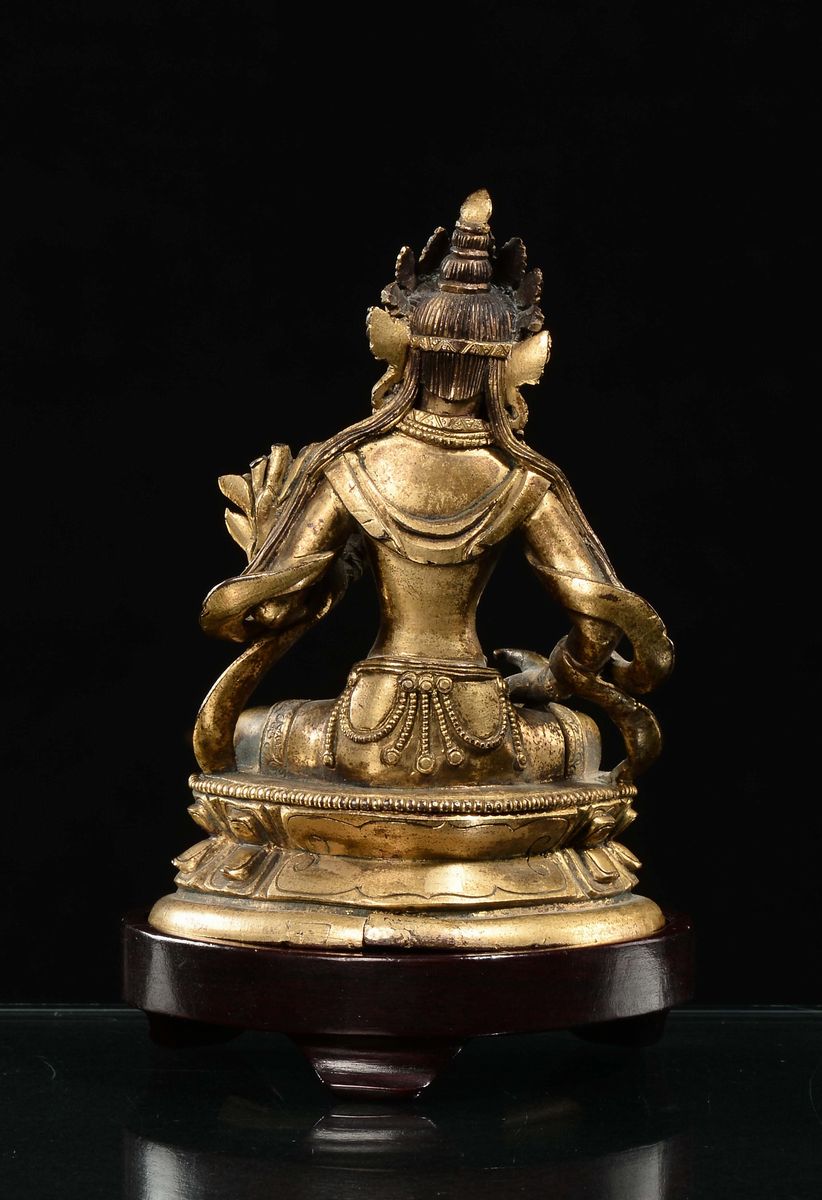 Figura di Avalokitesvara in Bronzo Dorato, Cina, Dinastia Qing, XVIII Secolo