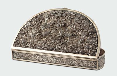 Scatola Semicircolare in Argento e Filigrana D'argento, Cina, XVIII Secolo