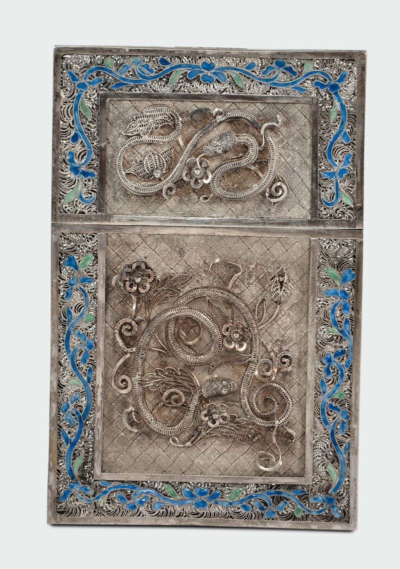 Scatola porta biglietti in filigrana d'argento e smalti, Cina XIX secolo  - Asta Fine Chinese Works of Art - II - Cambi Casa d'Aste