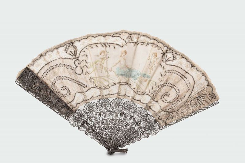 A painted silk fan with silver filigree ornaments, France half 19th century  - Auction Silver an a Filigrana Collection - II - Cambi Casa d'Aste