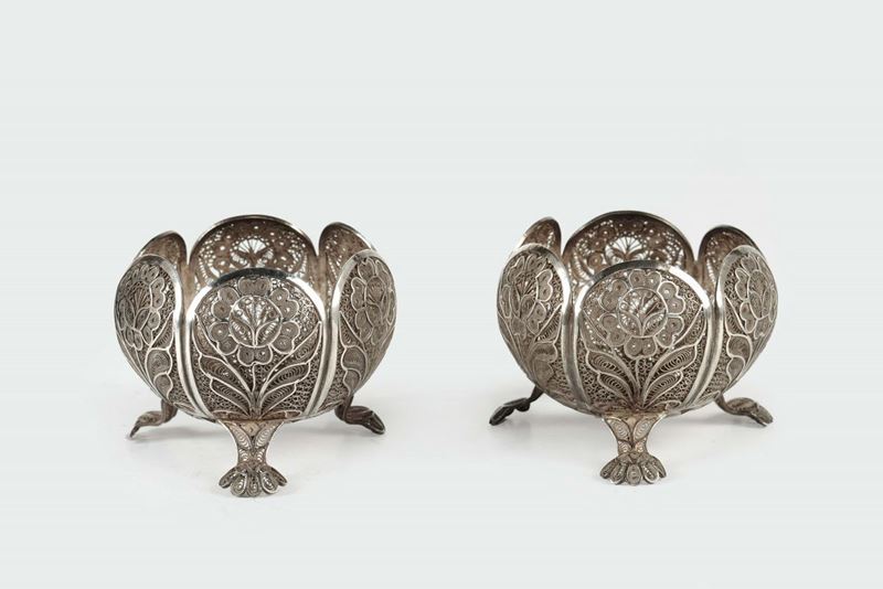 Coppia di saliere in filigrana d'argento, Francia XIX secolo  - Asta Argenti e una Collezione di Filigrane - II - Cambi Casa d'Aste