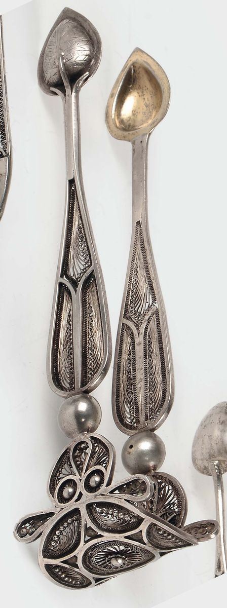 A silver filigree sugar pliers, Liguria 19th century  - Auction Silver an a Filigrana Collection - II - Cambi Casa d'Aste