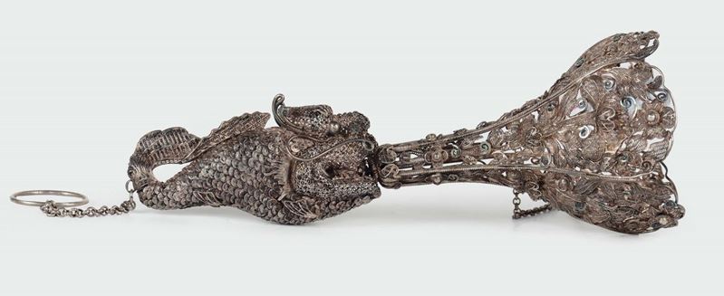 A silver filigree bouquet holder, China 19th century  - Auction Fine Chinese Works of Art - II - Cambi Casa d'Aste