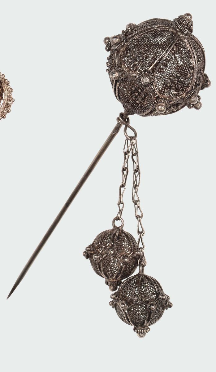 Spillone da balia in filigrana d'argento, Genova XIX secolo  - Asta Argenti e una Collezione di Filigrane - II - Cambi Casa d'Aste