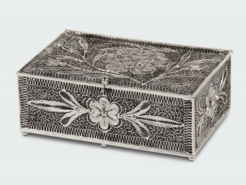 A silver filigree jewel box, Genoa 20th century  - Auction Silver an a Filigrana Collection - II - Cambi Casa d'Aste