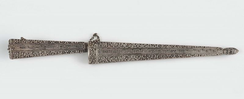 A silver filigree knife with sheath, Caucasian area 20th century  - Auction Silver an a Filigrana Collection - II - Cambi Casa d'Aste