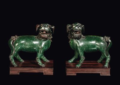 Coppia di Cani di Pho in Cloisonnè Smaltata di Verde, Cina, Dinastia Qing, XIX Secolo