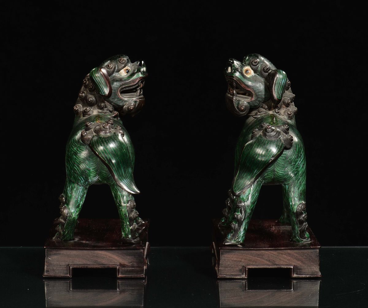 Coppia di Cani di Pho in Cloisonnè Smaltata di Verde, Cina, Dinastia Qing, XIX Secolo