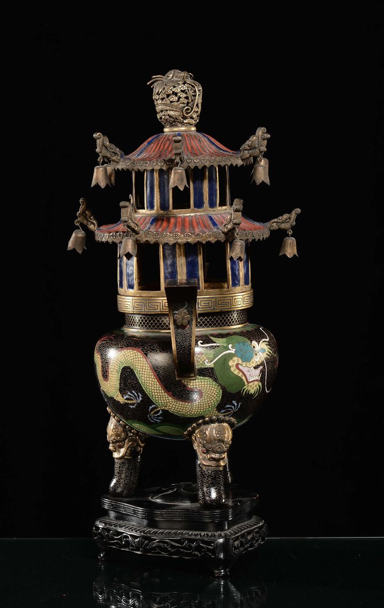 Lanterna Cloisonnè a Forma di Pagoda a Fondo Nero con Draghi, Cina, Dinastia Qing, XIX Secolo