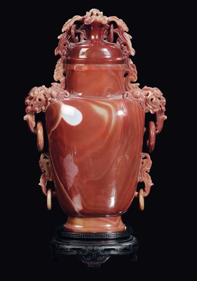 Grande Vaso in Agata o Corniola Arancione con Anse ed Anelli, Cina, Repubblica, XX Secolo