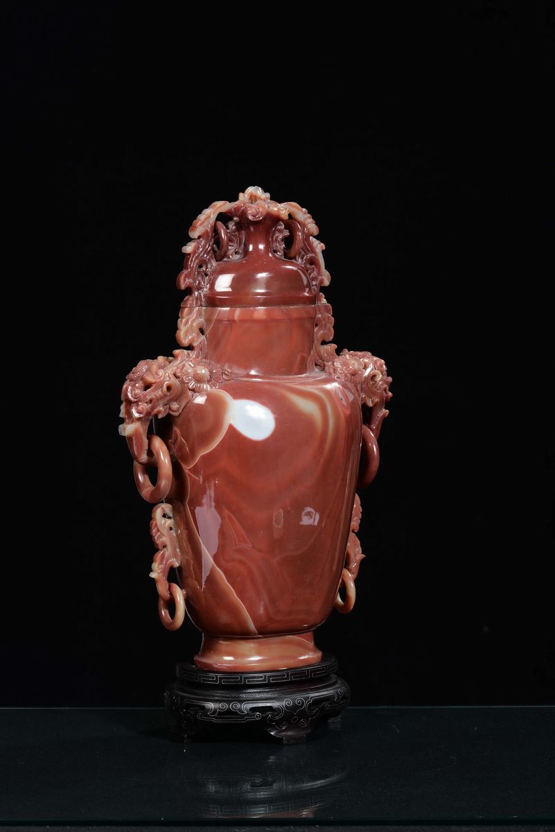 Grande Vaso in Agata o Corniola Arancione con Anse ed Anelli, Cina, Repubblica, XX Secolo
