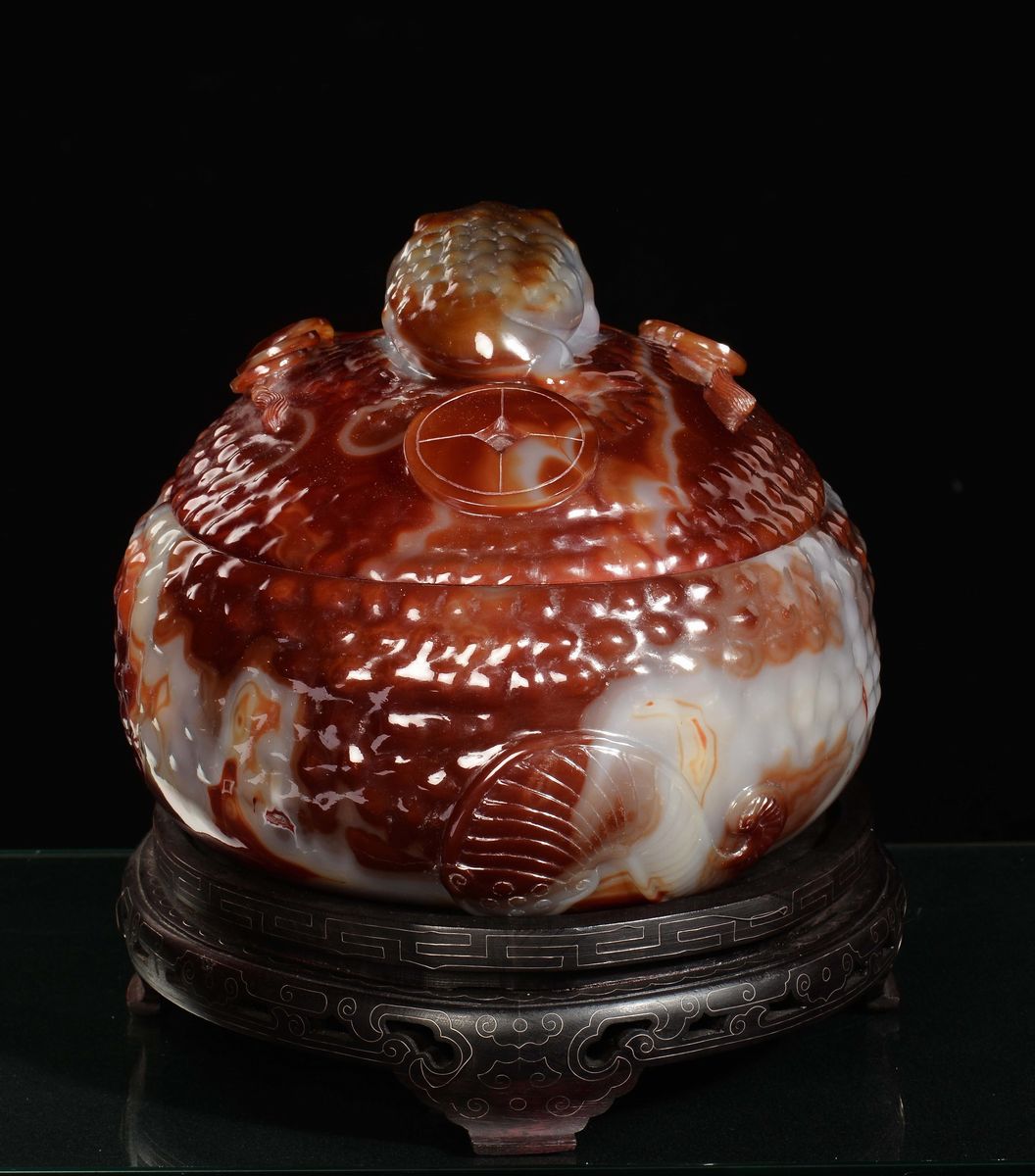 Zuppiera in Agata a Forma di Rana nei Toni del Viola e Dell'arancio, Cina, Repubblica, XX Secolo