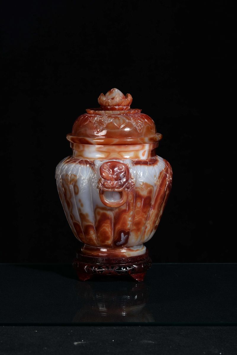 Vaso con Coperchio in Agata Scolpita, Cina, Repubblica, XX Secolo
