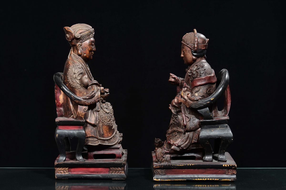 Coppia di Imperatori in Legno su Trono, Cina, Dinastia Ming, XVII Secolo