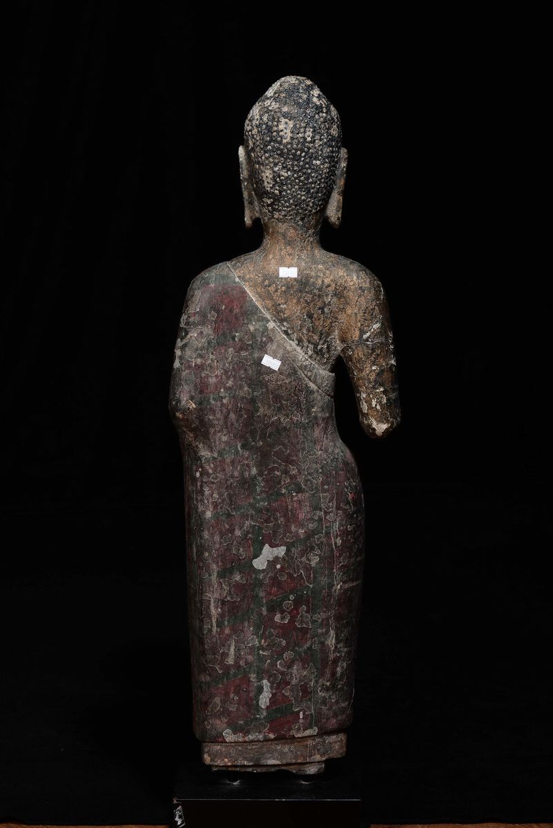 Grande ed Importante Figura di Buddha in Piedi in Marmo, Cina, Dinastia Liao (907-1125)