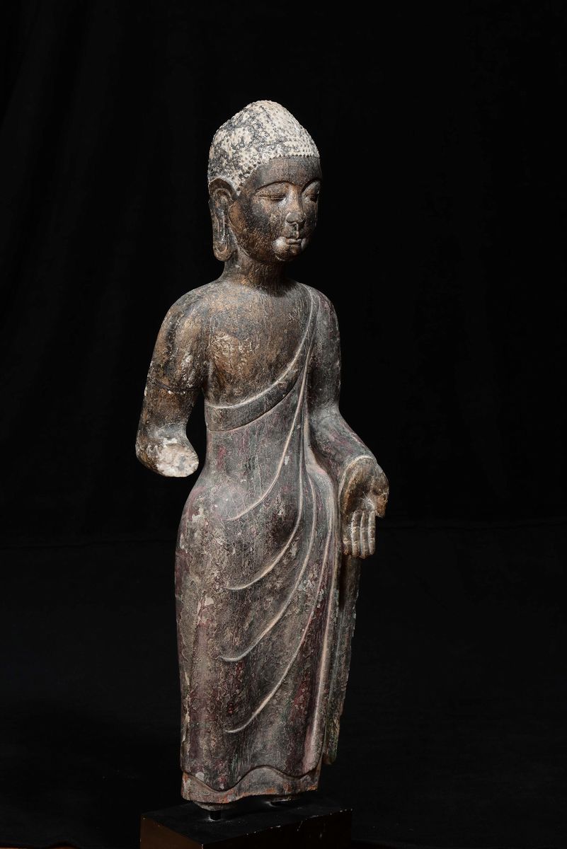 Grande ed Importante Figura di Buddha in Piedi in Marmo, Cina, Dinastia Liao (907-1125)