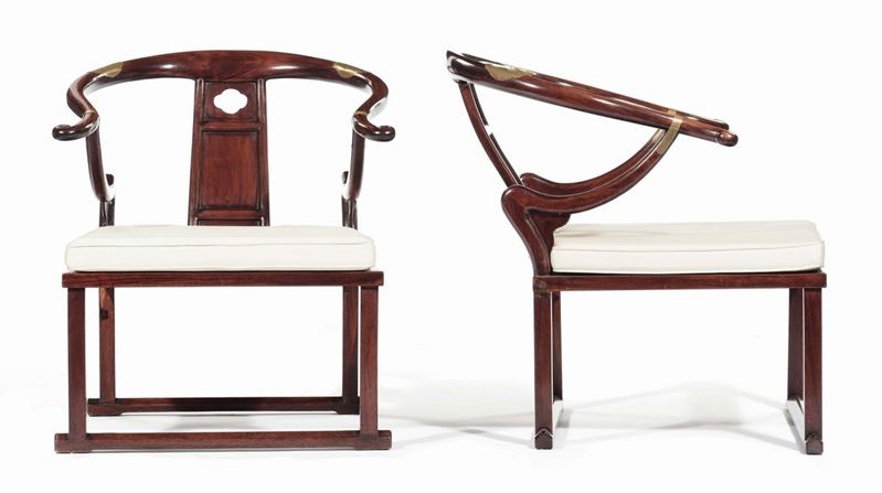 A pair of Homu wood armchairs, China, Qing Dynasty, 19th century  - Auction Fine Chinese Works of Art - II - Cambi Casa d'Aste