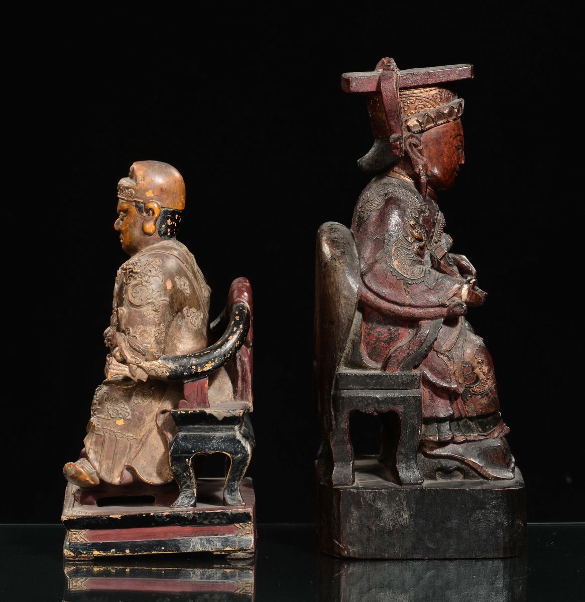 Due Dignitari in Trono in Legno, Cina, Dinastia Ming, XVII Secolo