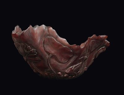Coppa da Libagione in Corno Scolpito con Raffigurazioni di Pesci, Cina, Dinastia Qing, XIX Secolo