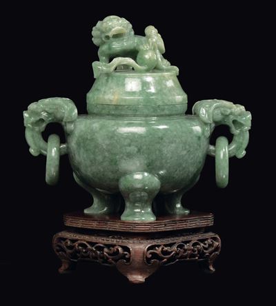 Incensiere in Giadeite Verde Smeraldo con Coperchio, Cina, Dinastia Qing, Fine XIX Secolo
