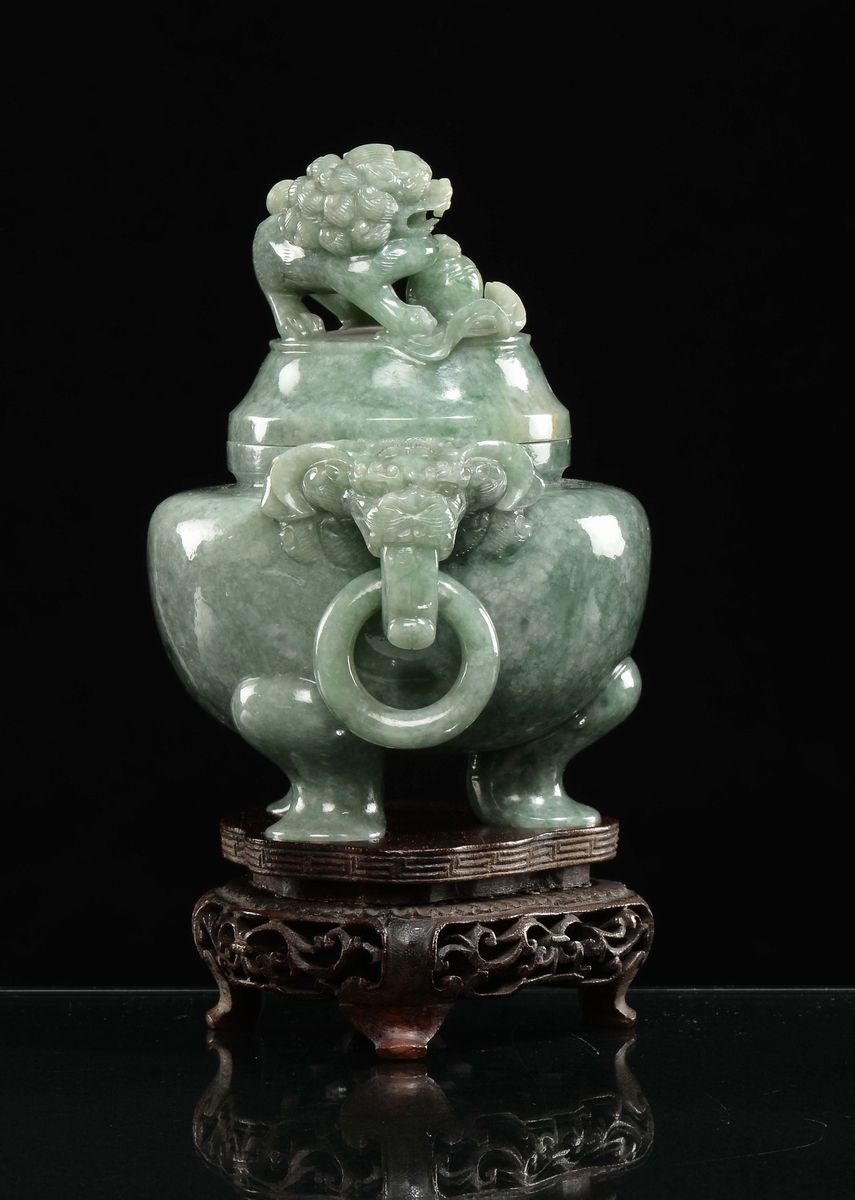 Incensiere in Giadeite Verde Smeraldo con Coperchio, Cina, Dinastia Qing, Fine XIX Secolo