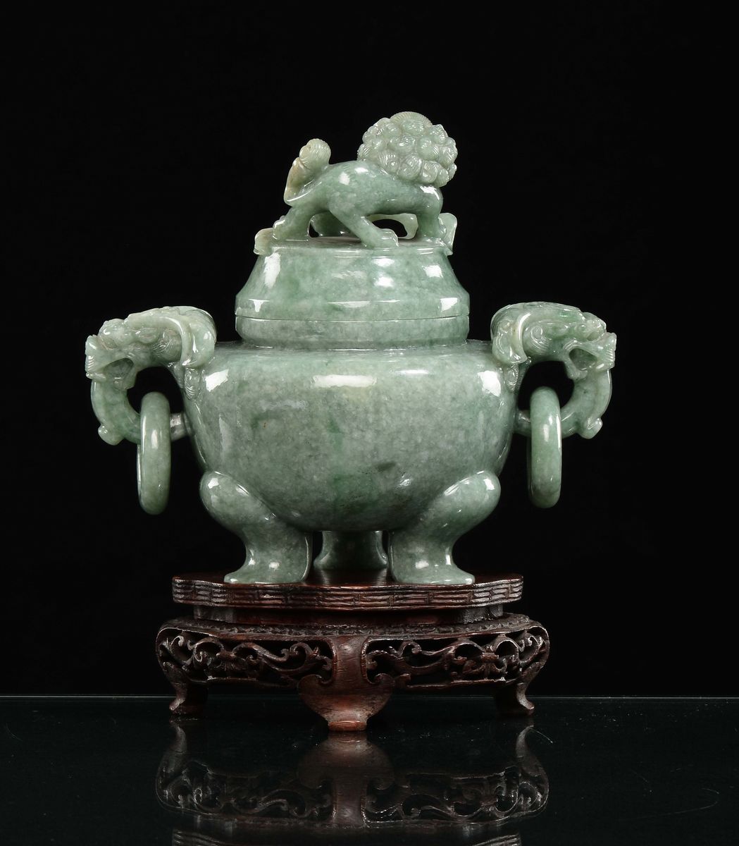 Incensiere in Giadeite Verde Smeraldo con Coperchio, Cina, Dinastia Qing, Fine XIX Secolo