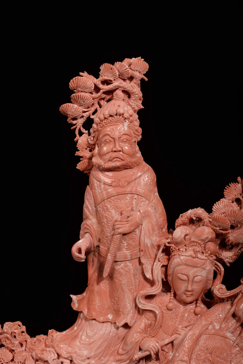 Importante e Monumentale Corallo Arancio con Guanyin e Dignitari con Due Iscrizioni, Cina, Dinast...