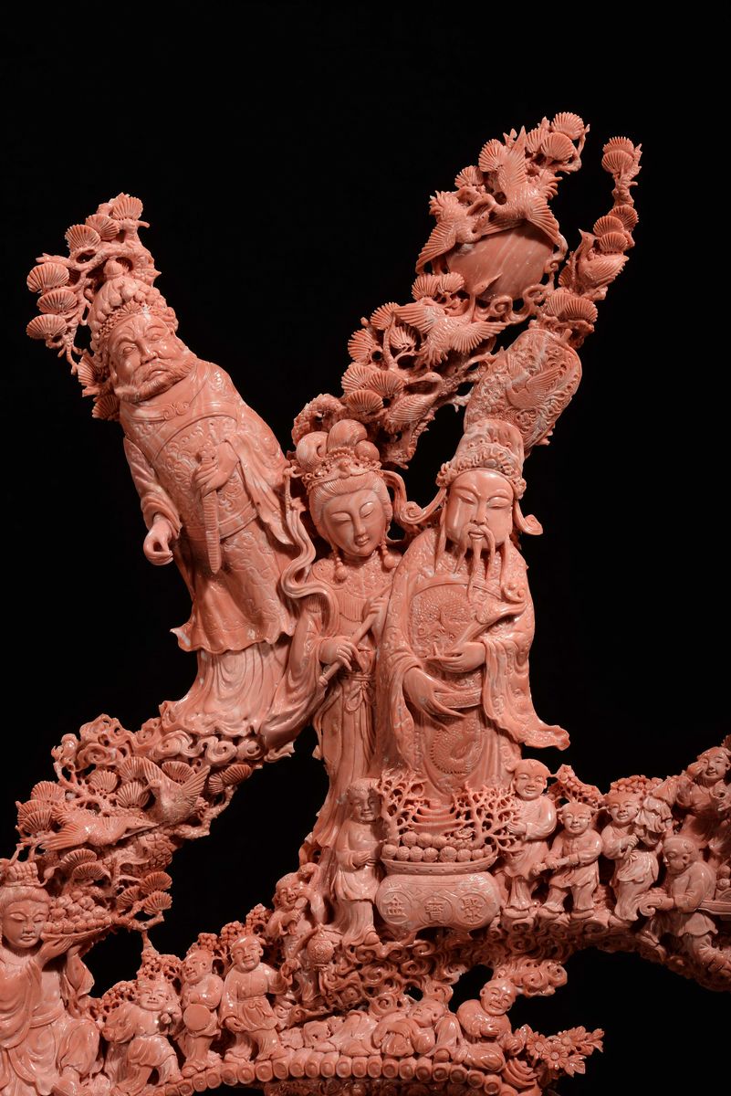 Importante e Monumentale Corallo Arancio con Guanyin e Dignitari con Due Iscrizioni, Cina, Dinast...