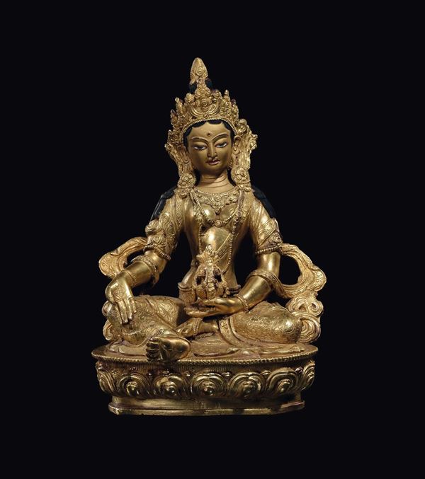Figura di Amitaya in bronzo dorato seduta su fiore di loto, Tibet, XX secolo