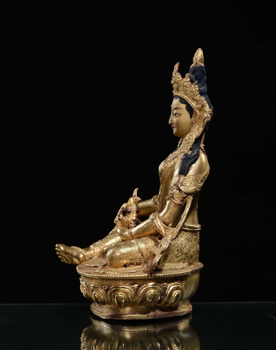 Figura di Amitaya in Bronzo Dorato Seduta su Fiore di Loto, Tibet, XX Secolo