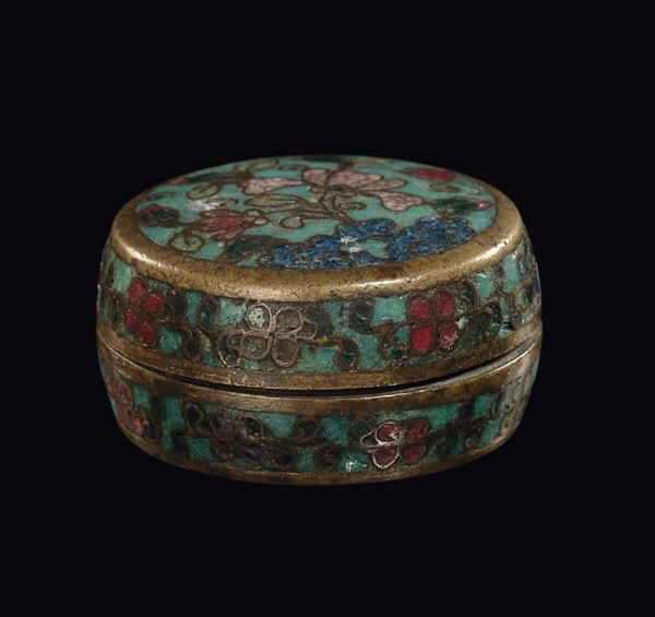 Scatolina in cloisonnè a decoro floreale, Cina, Dinastia Ming, XVII secolo
