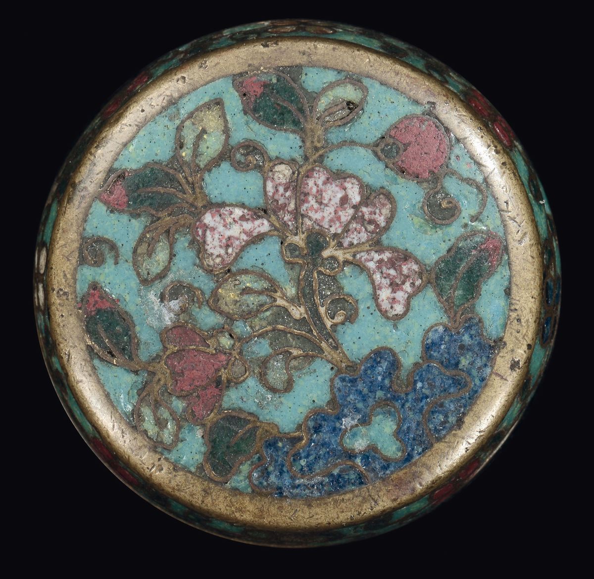 Scatolina in Cloisonnè a Decoro Floreale, Cina, Dinastia Ming, XVII Secolo