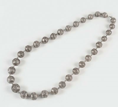 Collana Composta di Ventinove Sfere in Filigrana D'argento, Genova XIX-XX Secolo