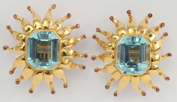 Philipps, a pair of blue topaz and gold earrings. Fitted case