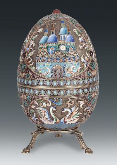 Uovo in Argento Vermeille e Smalti Cloisonnè, Argentiere V.akhimov, Bolli Russia 1908-17