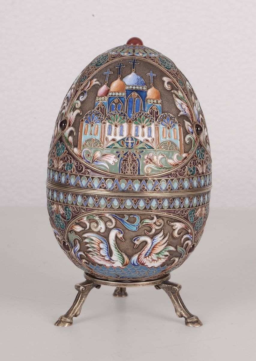 Uovo in Argento Vermeille e Smalti Cloisonnè, Argentiere V.akhimov, Bolli Russia 1908-17