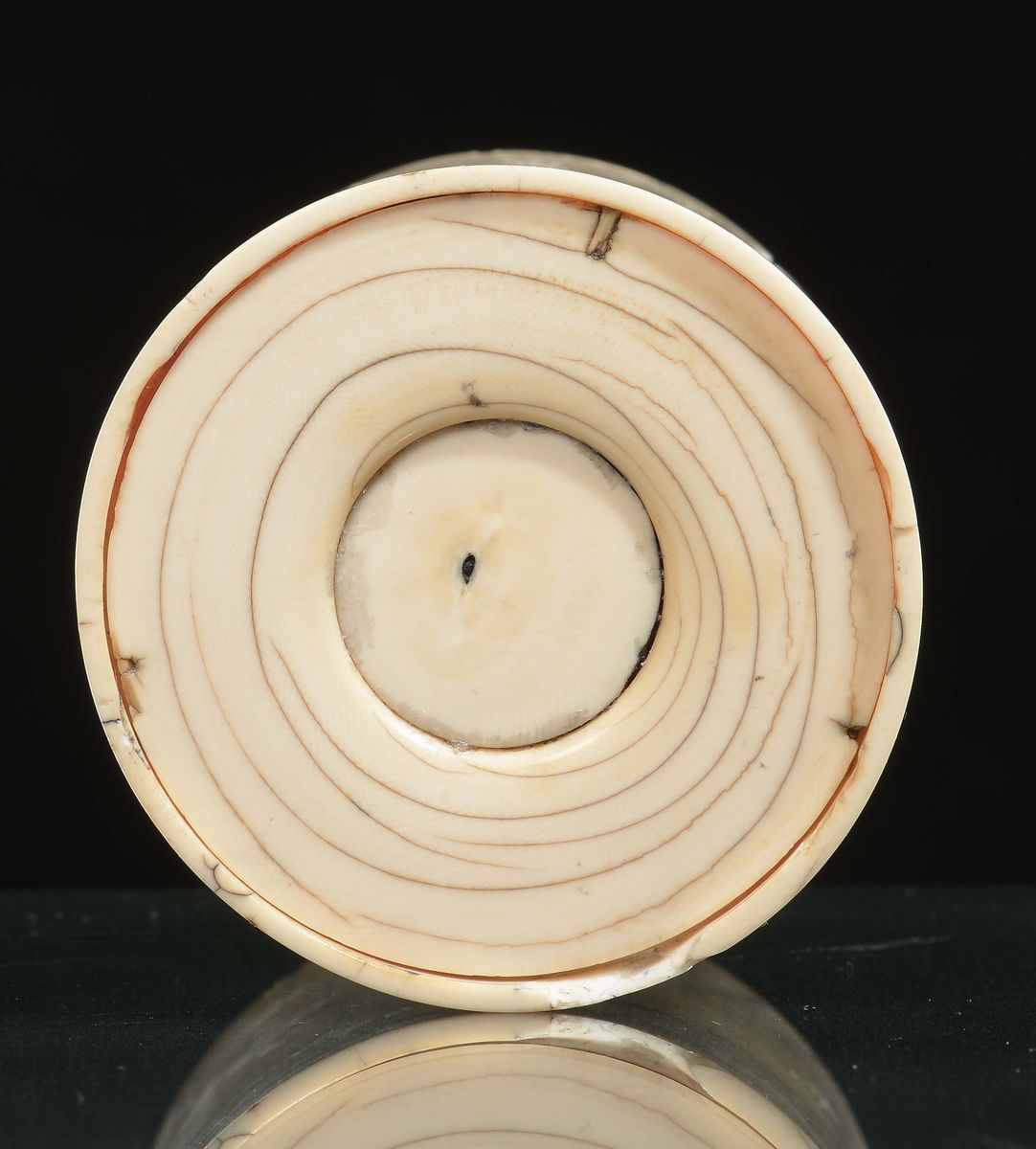 Portapennelli in Avorio Inciso, Cina, Dinastia Qing, Epoca Qianlong (1736-1796)